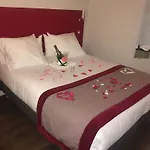 拉曼帝业酒店 楠泰尔