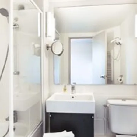 Hotel L'amandier Nanterre