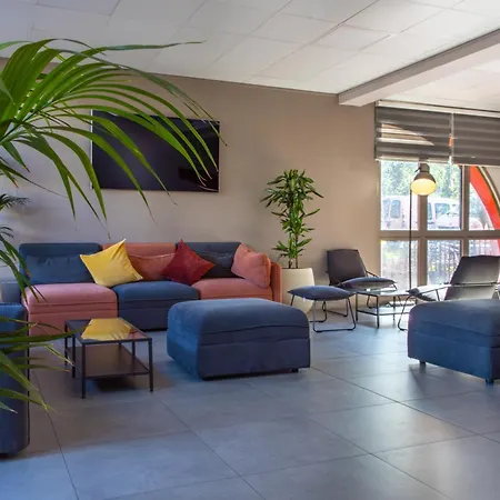 L'amandier 3* Nanterre