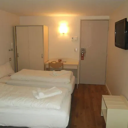 Hotel L'amandier Nanterre