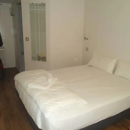 L'amandier Nanterre