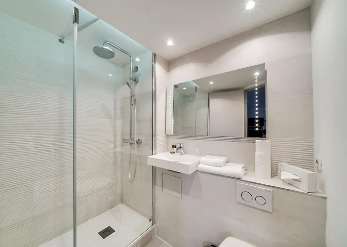Hotel L'amandier Nanterre