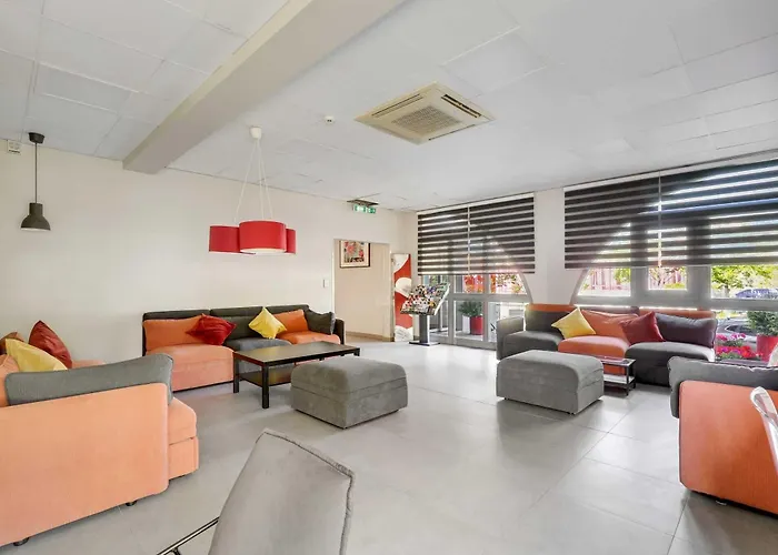 L'amandier Hotel Nanterre