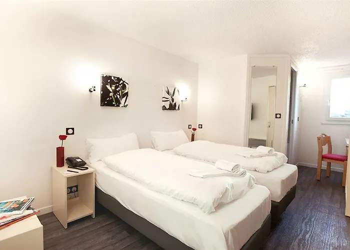 L'amandier 3* Nanterre